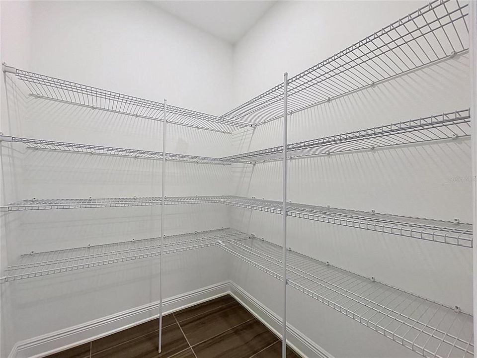 En Venta: $615,000 (5 camas, 3 baños, 3316 Pies cuadrados)