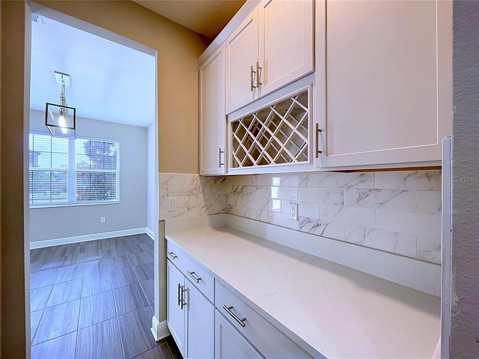 En Venta: $615,000 (5 camas, 3 baños, 3316 Pies cuadrados)