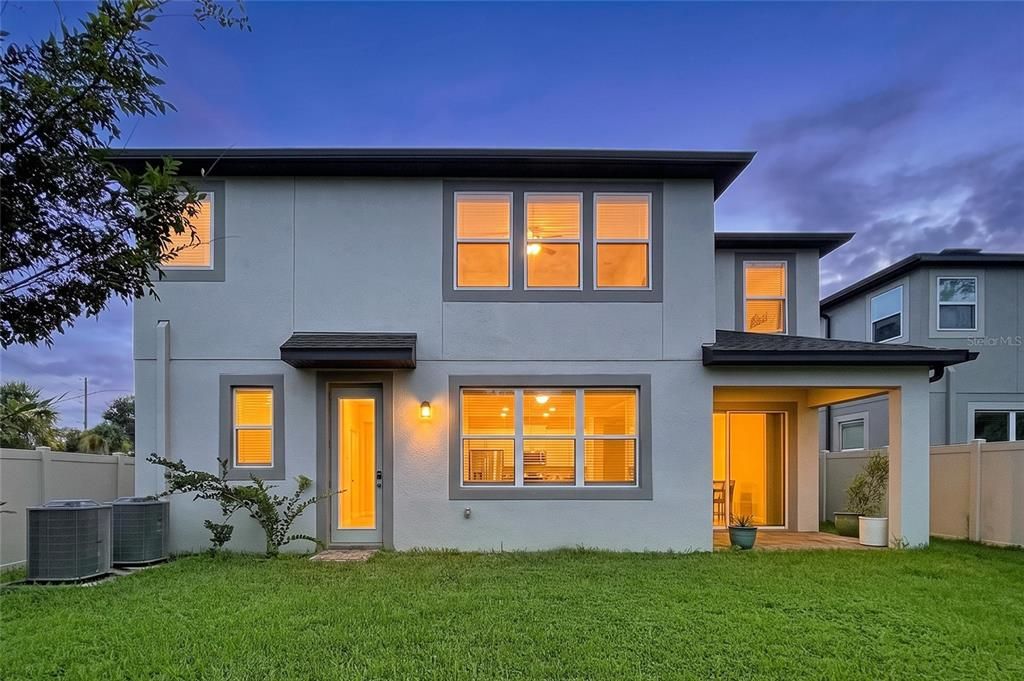 En Venta: $615,000 (5 camas, 3 baños, 3316 Pies cuadrados)