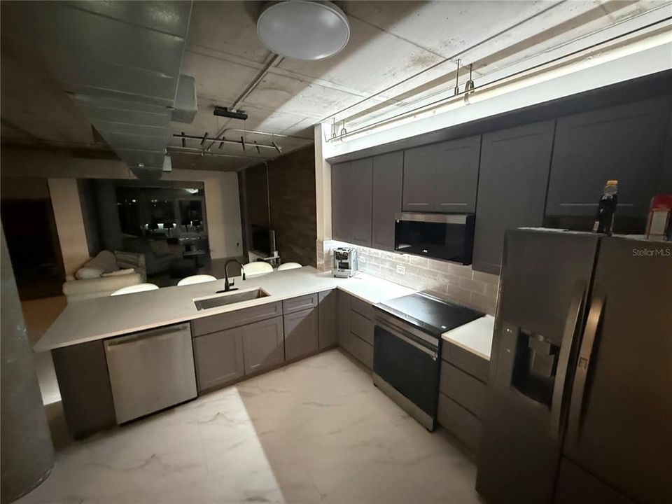 For Rent: $2,850 (2 beds, 2 baths, 1338 Square Feet)