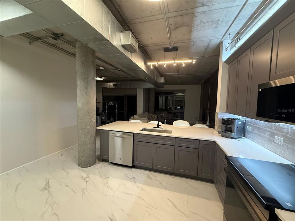 For Rent: $2,850 (2 beds, 2 baths, 1338 Square Feet)