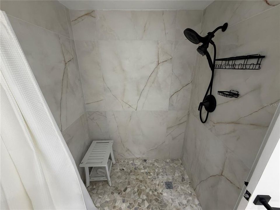 For Rent: $2,500 (2 beds, 2 baths, 1290 Square Feet)