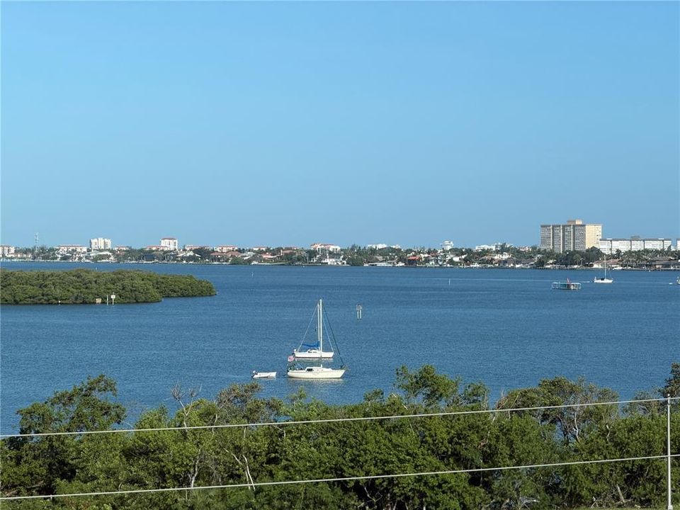 For Rent: $2,500 (2 beds, 2 baths, 1290 Square Feet)
