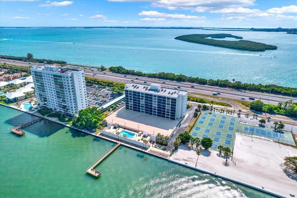 For Rent: $2,500 (2 beds, 2 baths, 1290 Square Feet)