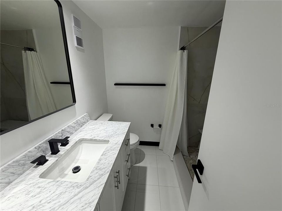 For Rent: $2,500 (2 beds, 2 baths, 1290 Square Feet)