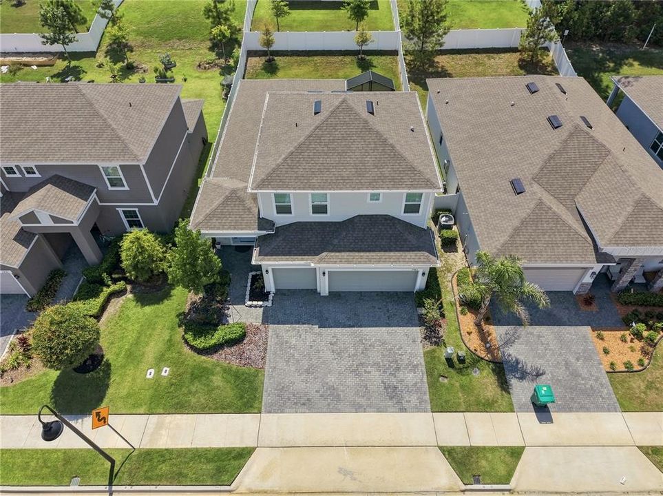 En Venta: $480,000 (4 camas, 2 baños, 2410 Pies cuadrados)