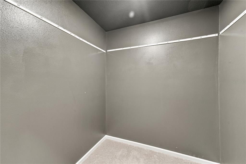 En Venta: $480,000 (4 camas, 2 baños, 2410 Pies cuadrados)