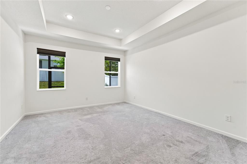 En Venta: $480,000 (4 camas, 2 baños, 2410 Pies cuadrados)