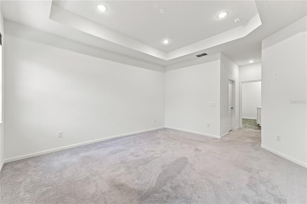 En Venta: $480,000 (4 camas, 2 baños, 2410 Pies cuadrados)
