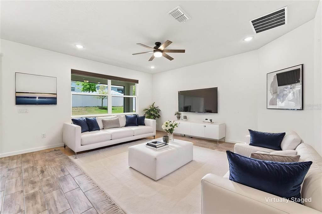 En Venta: $480,000 (4 camas, 2 baños, 2410 Pies cuadrados)