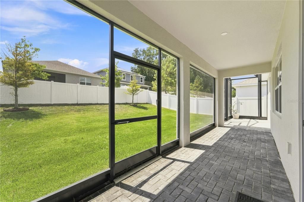 En Venta: $480,000 (4 camas, 2 baños, 2410 Pies cuadrados)