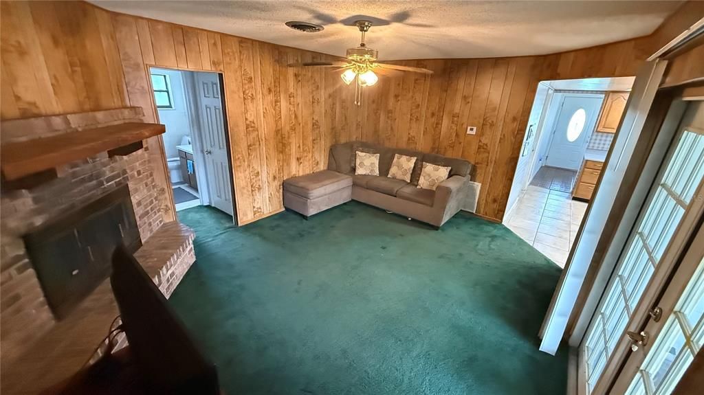 En Venta: $365,000 (3 camas, 2 baños, 1584 Pies cuadrados)