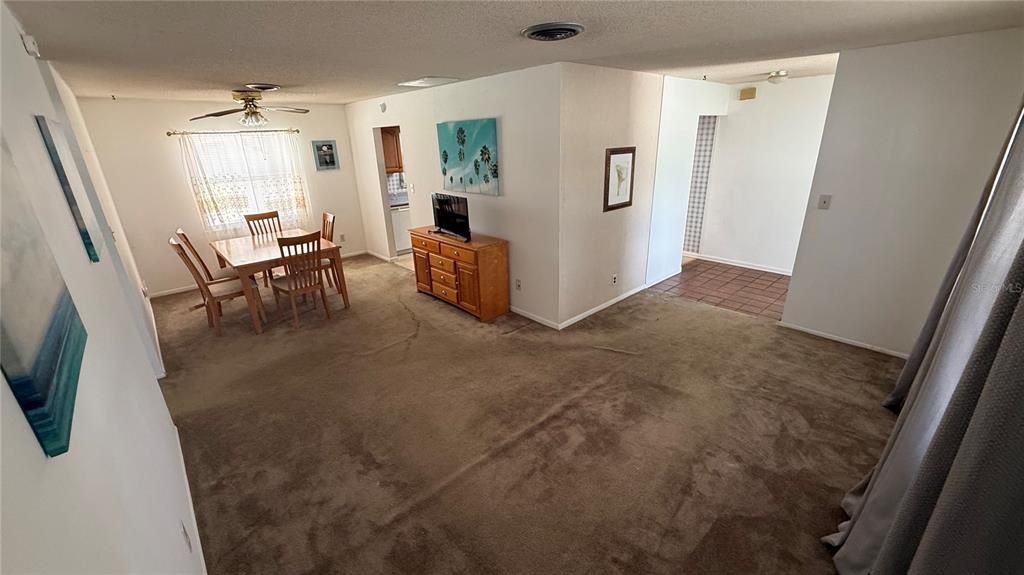 En Venta: $365,000 (3 camas, 2 baños, 1584 Pies cuadrados)