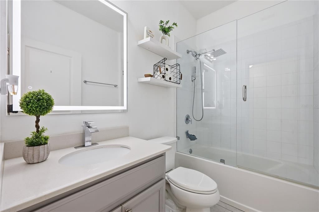 На продажу: $327,900 (4 спален, 2 ванн, 1600 Квадратных фут)