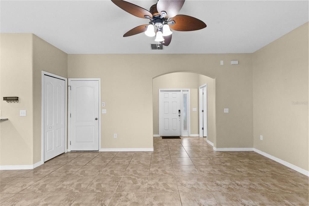 For Sale: $330,000 (3 beds, 2 baths, 1988 Square Feet)