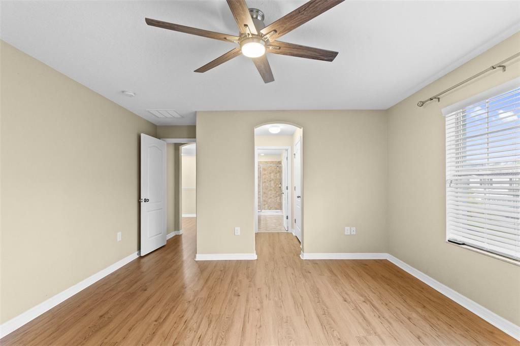 For Sale: $330,000 (3 beds, 2 baths, 1988 Square Feet)