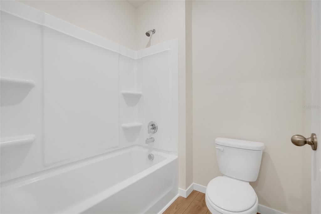 В аренду: $3,000 (5 спален, 3 ванн, 2601 Квадратных фут)