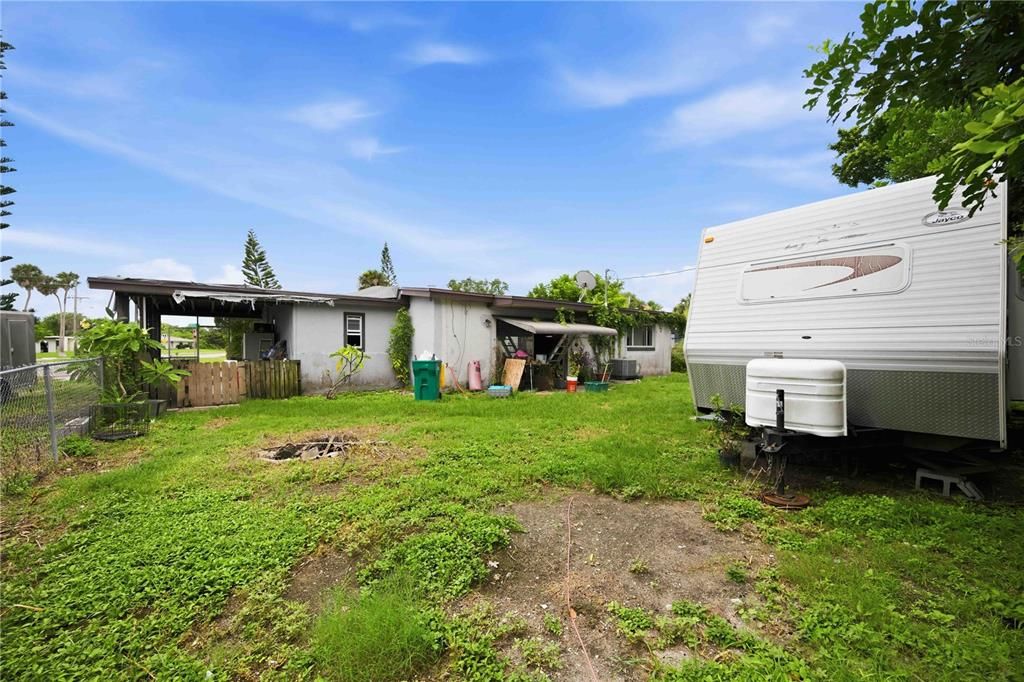 For Sale: $139,000 (2 beds, 1 baths, 1218 Square Feet)