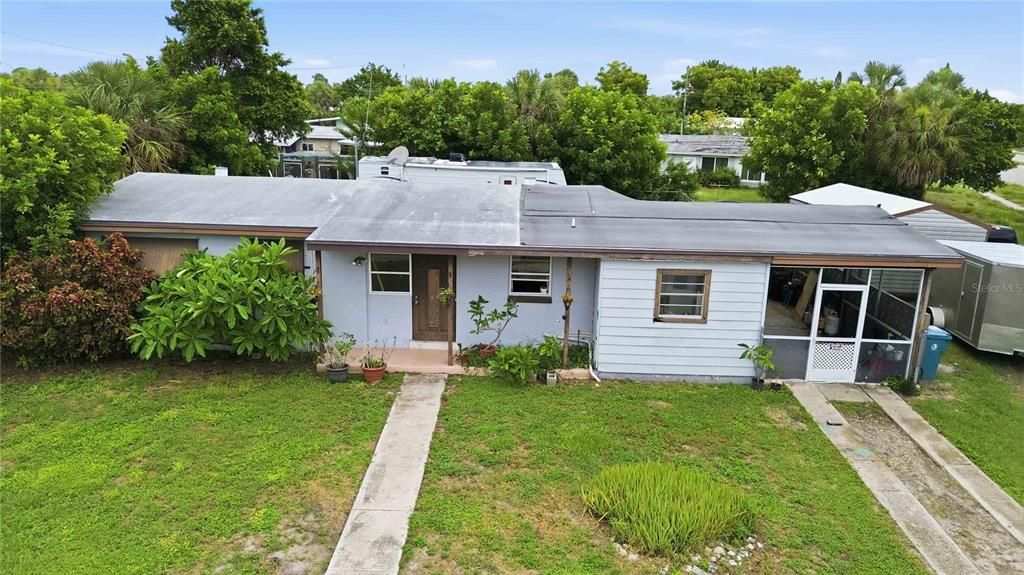 For Sale: $139,000 (2 beds, 1 baths, 1218 Square Feet)