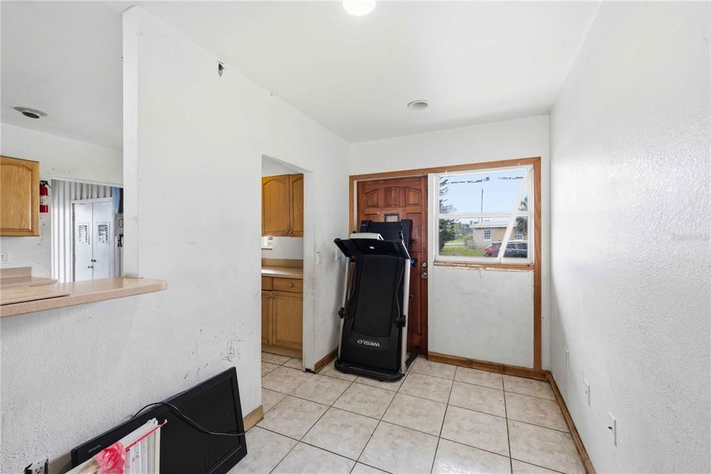 For Sale: $139,000 (2 beds, 1 baths, 1218 Square Feet)