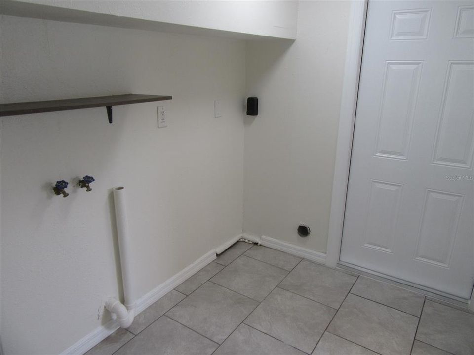 For Rent: $2,300 (3 beds, 2 baths, 1312 Square Feet)
