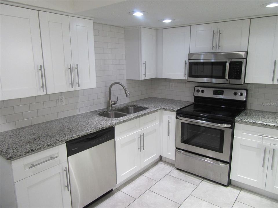 For Rent: $2,300 (3 beds, 2 baths, 1312 Square Feet)