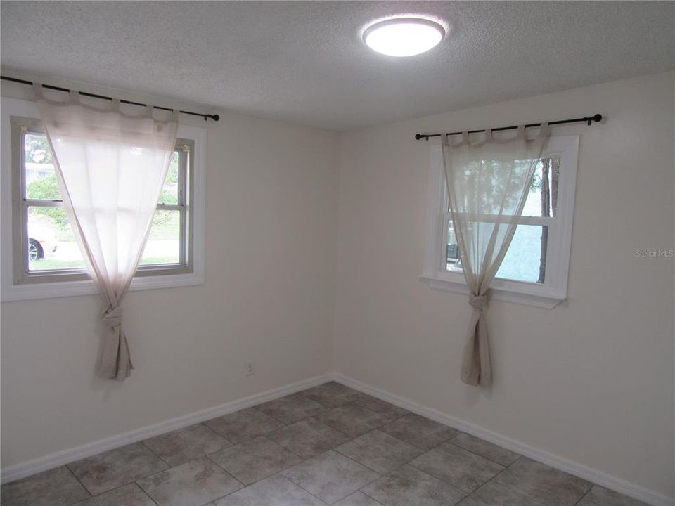 For Rent: $2,300 (3 beds, 2 baths, 1312 Square Feet)