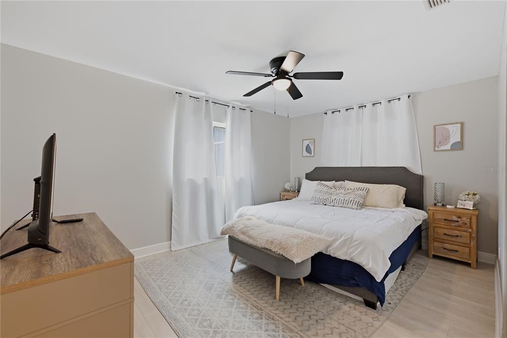 For Sale: $599,000 (4 beds, 2 baths, 2375 Square Feet)