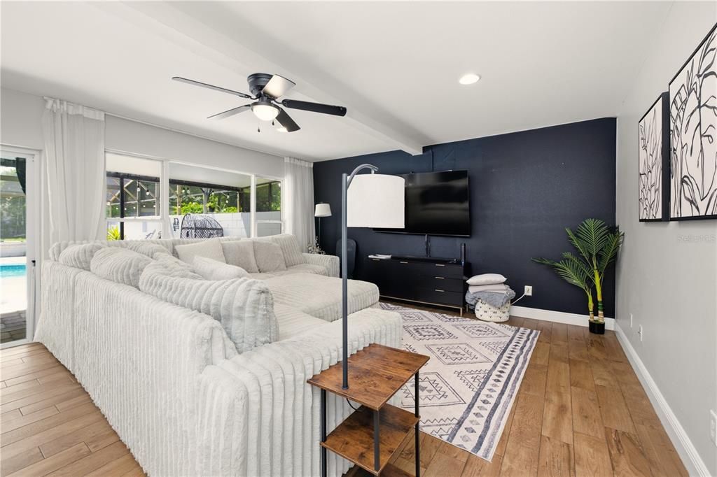 For Sale: $599,000 (4 beds, 2 baths, 2375 Square Feet)