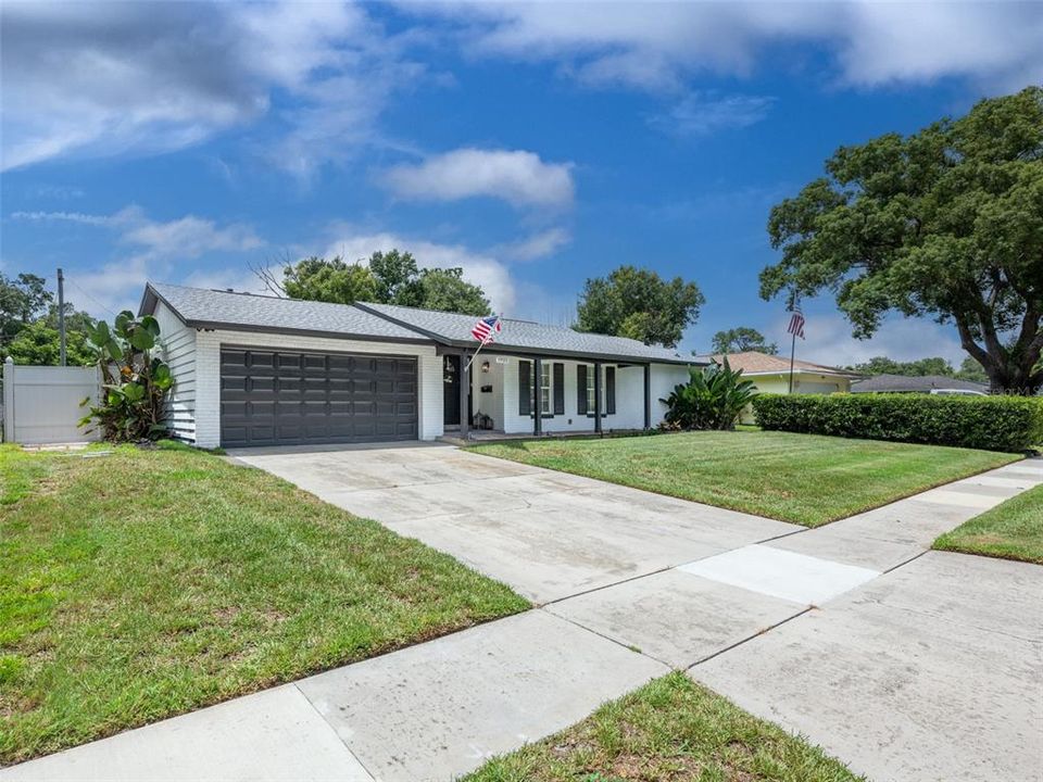 For Sale: $599,000 (4 beds, 2 baths, 2375 Square Feet)