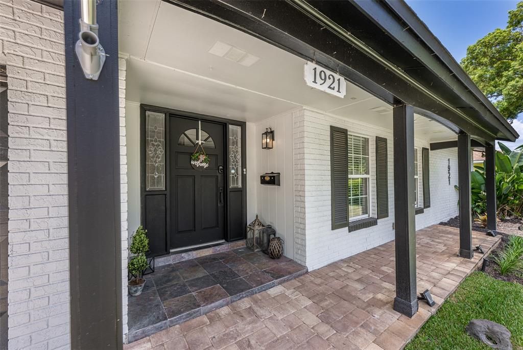 For Sale: $599,000 (4 beds, 2 baths, 2375 Square Feet)