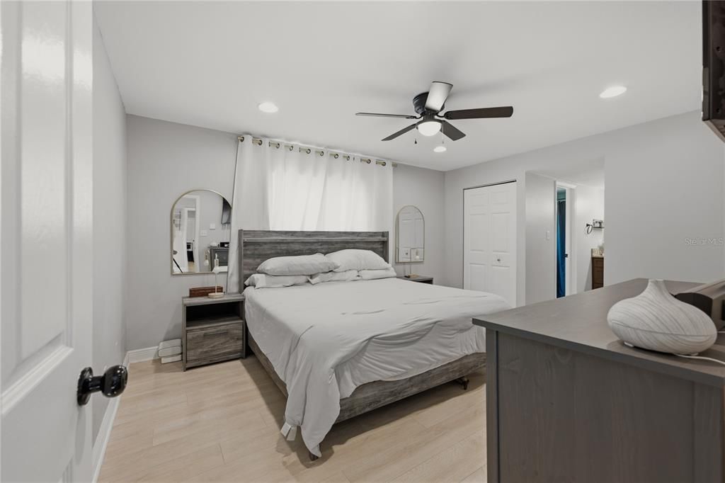 For Sale: $599,000 (4 beds, 2 baths, 2375 Square Feet)