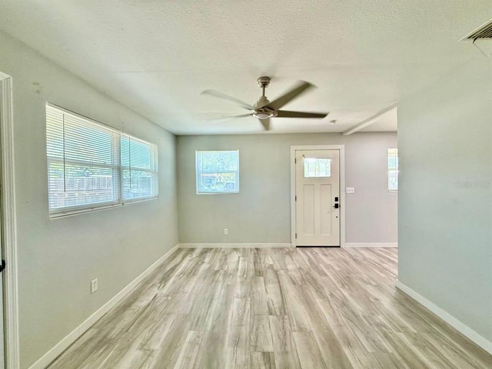 For Rent: $2,995 (3 beds, 2 baths, 966 Square Feet)
