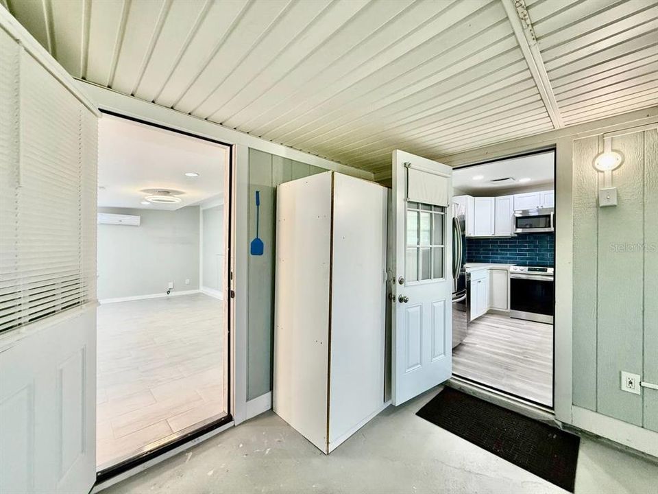 For Rent: $2,995 (3 beds, 2 baths, 966 Square Feet)