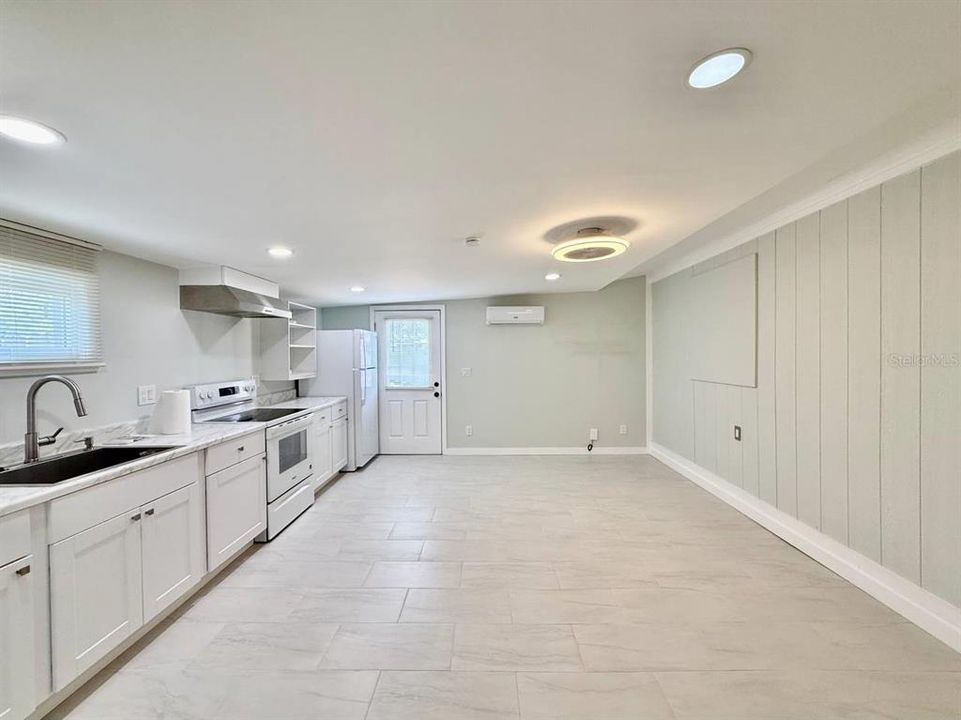 For Rent: $2,995 (3 beds, 2 baths, 966 Square Feet)