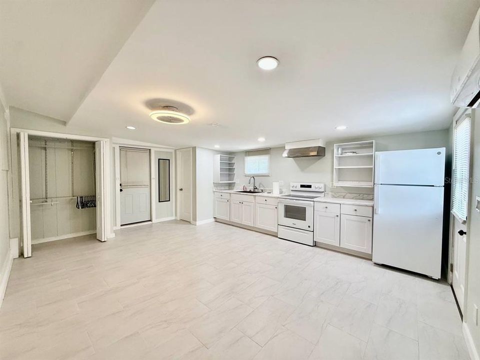 For Rent: $2,995 (3 beds, 2 baths, 966 Square Feet)