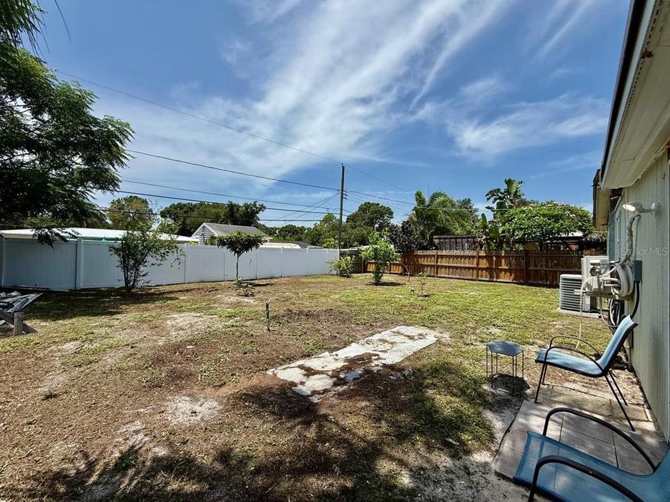 For Rent: $2,995 (3 beds, 2 baths, 966 Square Feet)
