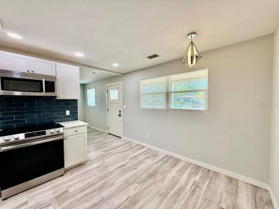 For Rent: $2,995 (3 beds, 2 baths, 966 Square Feet)
