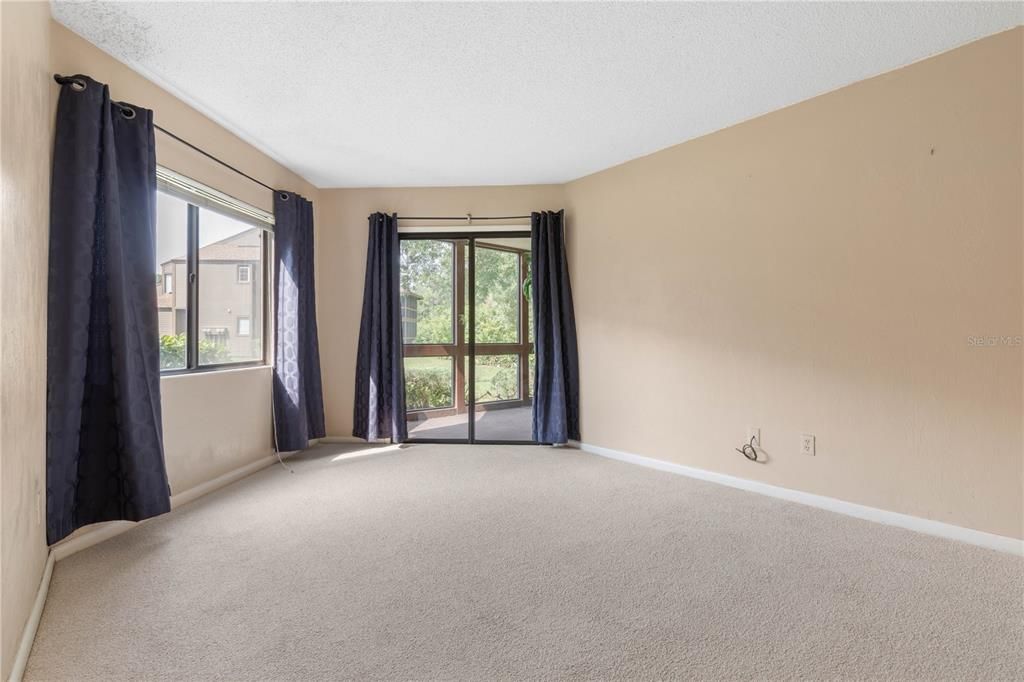 For Sale: $179,000 (2 beds, 2 baths, 1098 Square Feet)