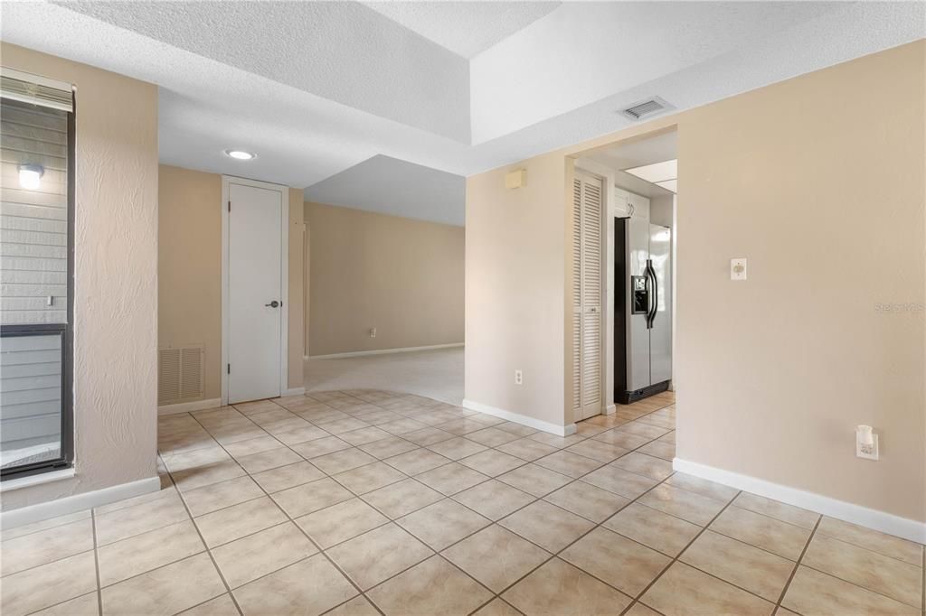 For Sale: $179,000 (2 beds, 2 baths, 1098 Square Feet)