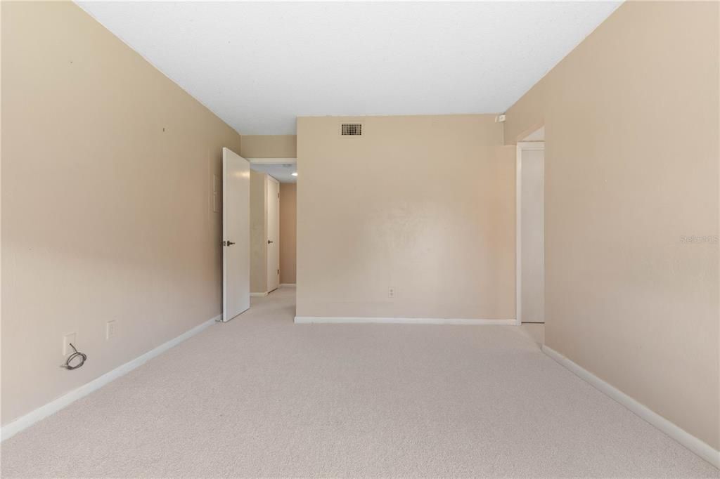 For Sale: $179,000 (2 beds, 2 baths, 1098 Square Feet)