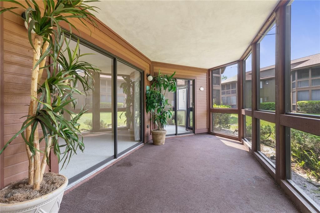 For Sale: $179,000 (2 beds, 2 baths, 1098 Square Feet)
