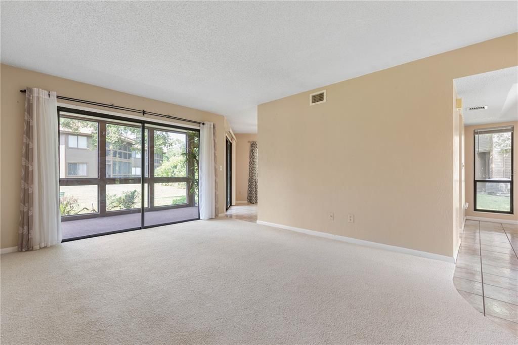 For Sale: $179,000 (2 beds, 2 baths, 1098 Square Feet)