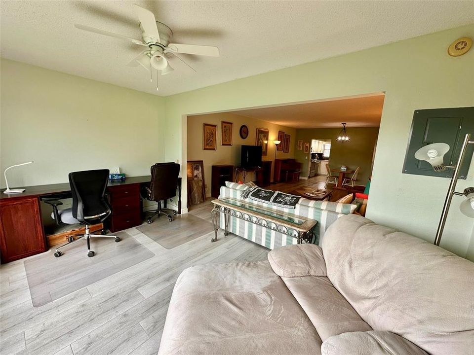 For Sale: $139,900 (2 beds, 2 baths, 1400 Square Feet)