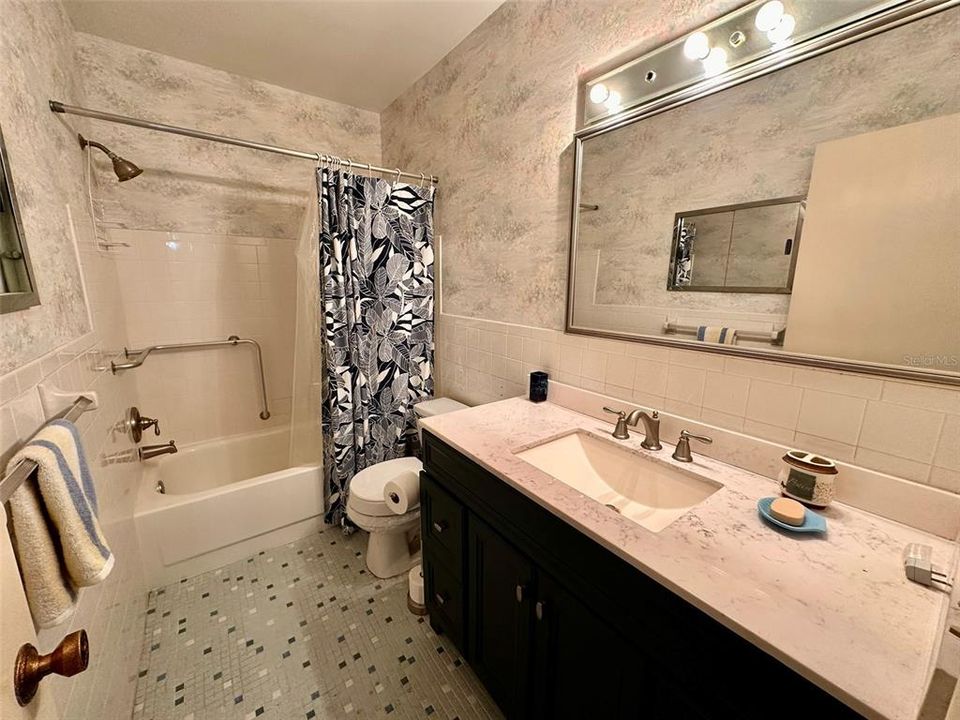 For Sale: $139,900 (2 beds, 2 baths, 1400 Square Feet)