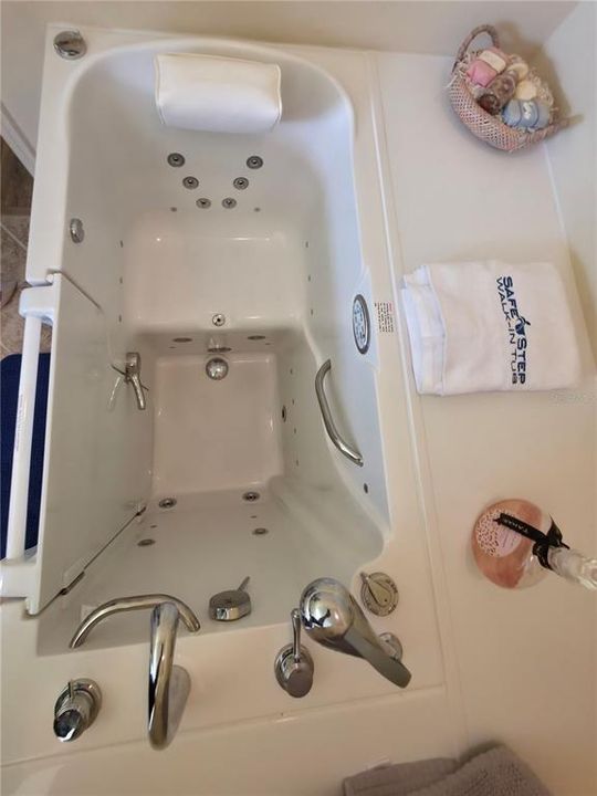 В аренду: $2,800 (3 спален, 3 ванн, 3221 Квадратных фут)