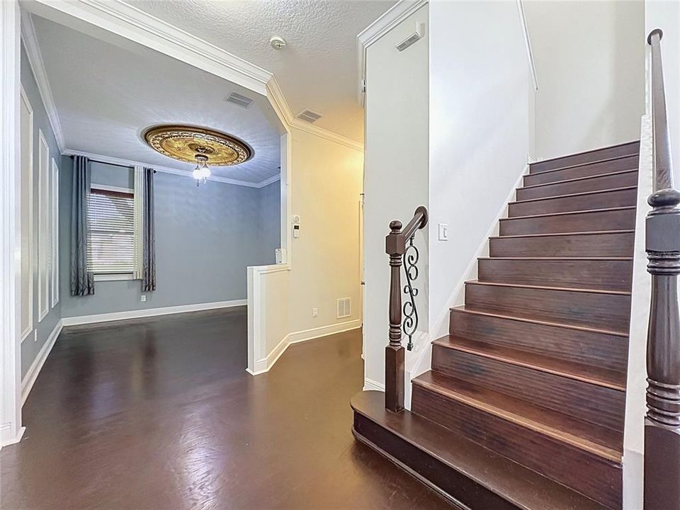 Activo con contrato: $649,700 (4 camas, 3 baños, 3575 Pies cuadrados)
