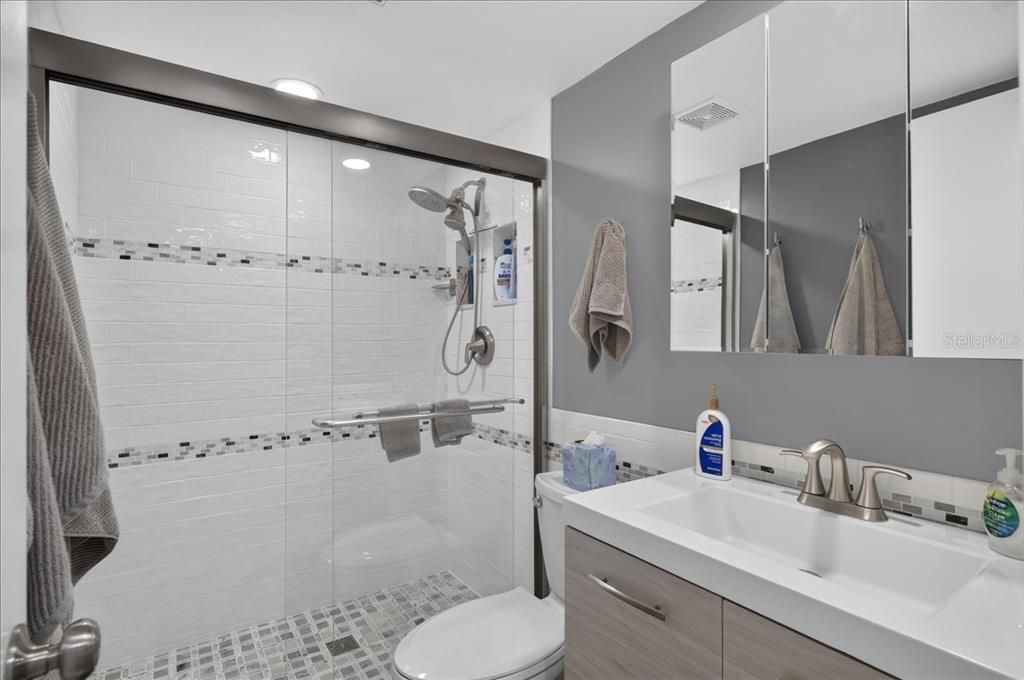 En Venta: $149,900 (2 camas, 2 baños, 871 Pies cuadrados)