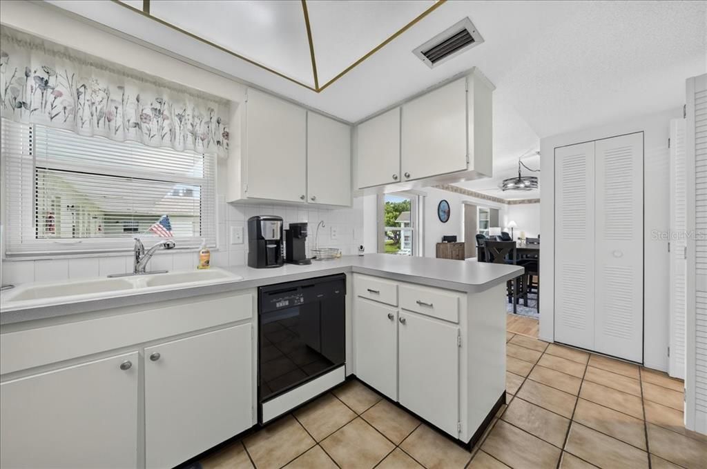 En Venta: $149,900 (2 camas, 2 baños, 871 Pies cuadrados)