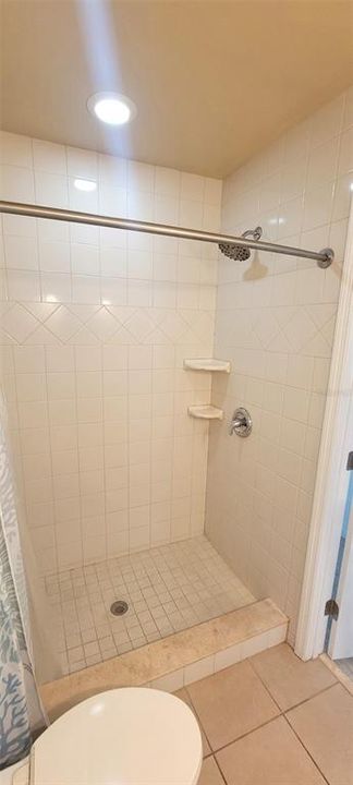 For Sale: $299,900 (3 beds, 2 baths, 950 Square Feet)
